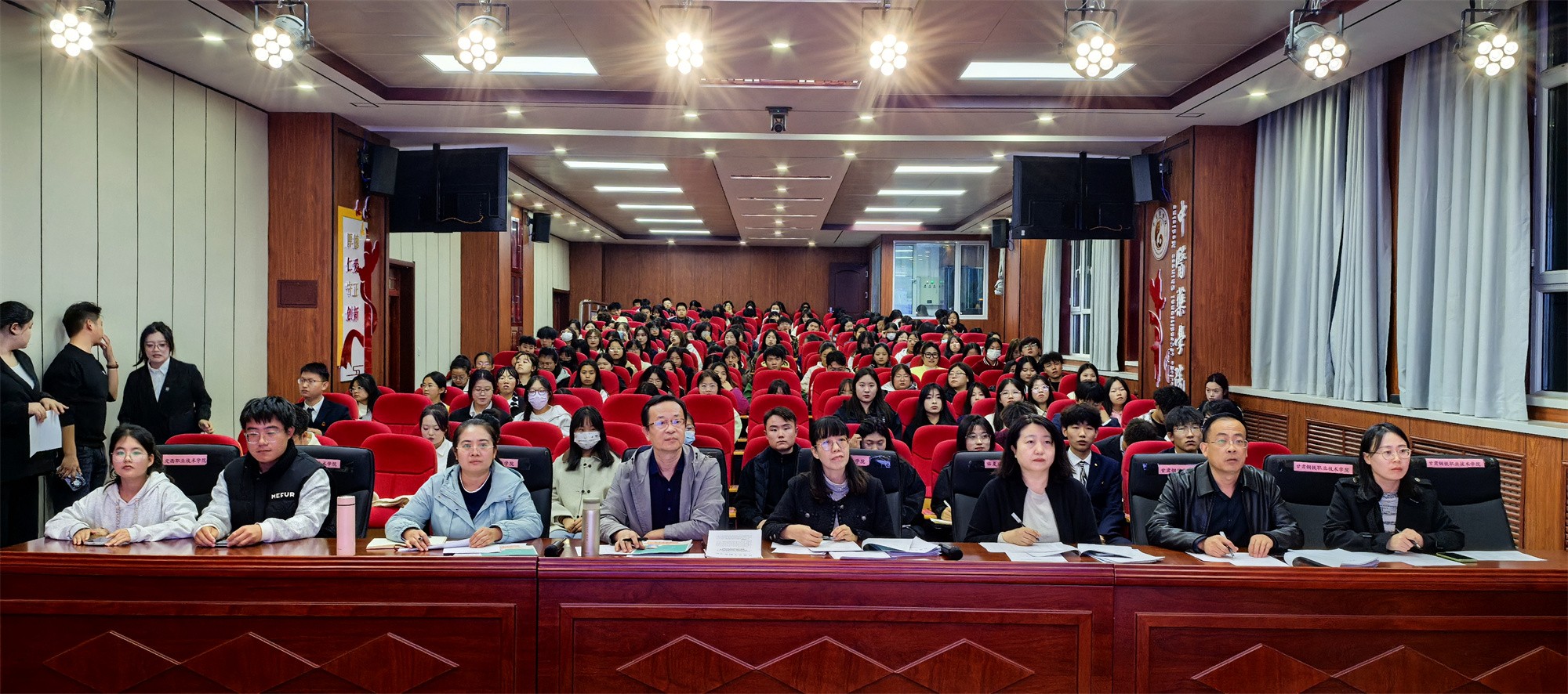 1728740341880079024.jpg 0d77c4b1205a1a932db0db1e1e547fa6.jpg